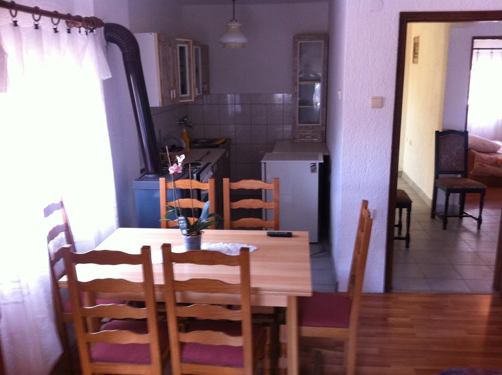 Apartmani Cempres Senj Zengg Szoba fotó